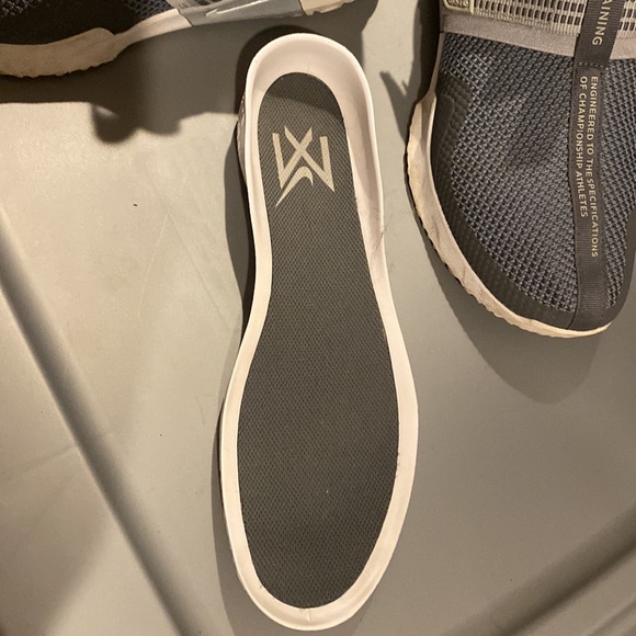 Nike met con sport as good as new. My son outgrew them after wearing them once! - Picture 7 of 8